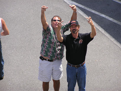 1785_1157296564paulnalgivinbird.jpg